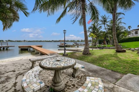 Villa ou maison à vendre à Miami, Floride: 5 chambres, 347.36 m2 № 1890217 - photo 23