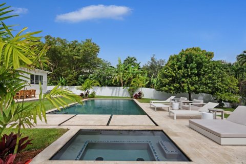 Villa ou maison à vendre à Miami, Floride: 5 chambres, 347.36 m2 № 1890217 - photo 17