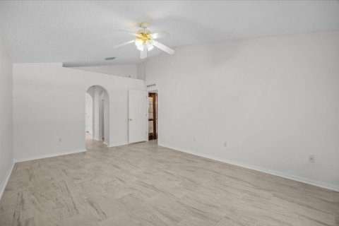 Villa ou maison à vendre à Palm Bay, Floride: 3 chambres, 179.49 m2 № 2388445 - photo 25