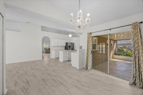 Villa ou maison à vendre à Palm Bay, Floride: 3 chambres, 179.49 m2 № 2388445 - photo 9