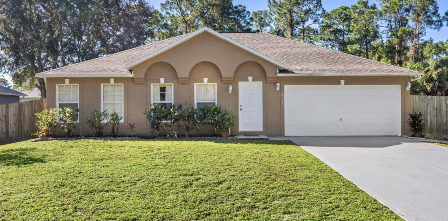 Villa ou maison à Palm Bay, Floride 3 chambres, 179.49 m2 № 2388445