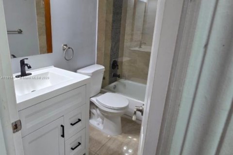 Adosado en alquiler en Miami, Florida, 2 dormitorios, 124.49 m2 № 1970550 - foto 21