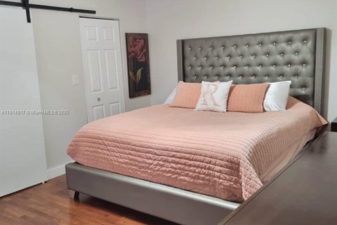 Adosado en alquiler en Miami, Florida, 2 dormitorios, 124.49 m2 № 1970550 - foto 12