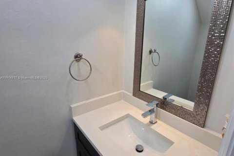 Adosado en alquiler en Miami, Florida, 2 dormitorios, 124.49 m2 № 1970550 - foto 19