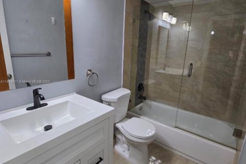 Adosado en alquiler en Miami, Florida, 2 dormitorios, 124.49 m2 № 1970550 - foto 20