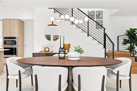 Adosado en venta en Miami, Florida, 4 dormitorios № 2339884 - foto 11