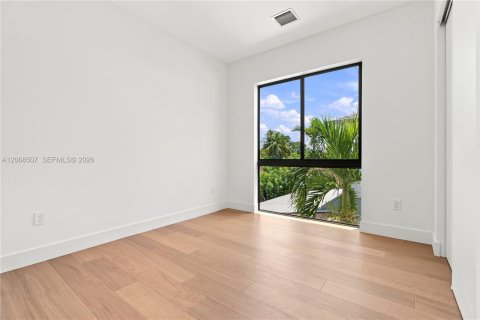 Adosado en venta en Miami, Florida, 4 dormitorios № 2339884 - foto 26