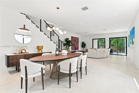 Adosado en venta en Miami, Florida, 4 dormitorios № 2339884 - foto 10