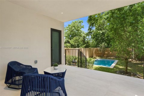 Adosado en venta en Miami, Florida, 4 dormitorios № 2339884 - foto 16