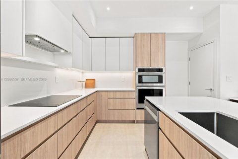 Adosado en venta en Miami, Florida, 4 dormitorios № 2339884 - foto 8