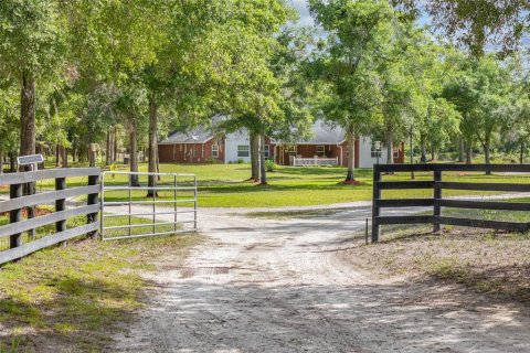 Casa en venta en Fort White, Florida, 4 dormitorios, 340.21 m2 № 1775686 - foto 2