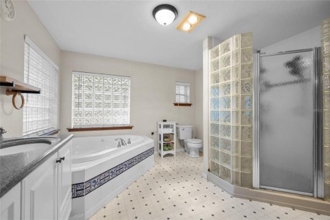 Casa en venta en Fort White, Florida, 4 dormitorios, 340.21 m2 № 1775686 - foto 28