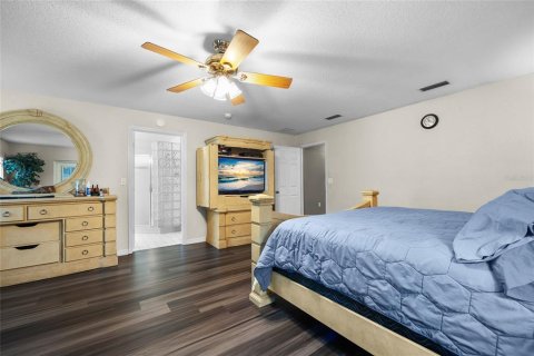 Casa en venta en Fort White, Florida, 4 dormitorios, 340.21 m2 № 1775686 - foto 27