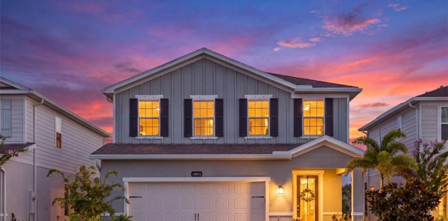 House in Lakewood Ranch, Florida 4 bedrooms, 220.18 sq.m. № 2321484
