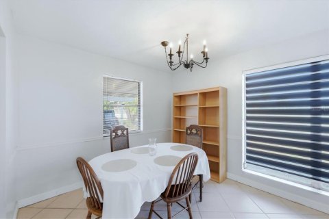 Casa en venta en Port Charlotte, Florida, 2 dormitorios, 83.33 m2 № 2201011 - foto 11