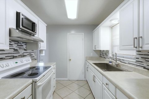 Casa en venta en Port Charlotte, Florida, 2 dormitorios, 83.33 m2 № 2201011 - foto 15