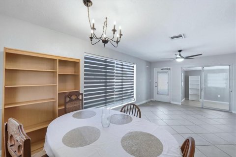 Casa en venta en Port Charlotte, Florida, 2 dormitorios, 83.33 m2 № 2201011 - foto 14