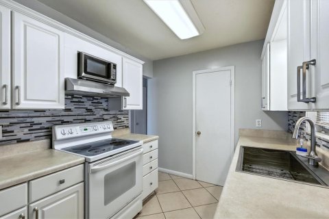 Casa en venta en Port Charlotte, Florida, 2 dormitorios, 83.33 m2 № 2201011 - foto 17