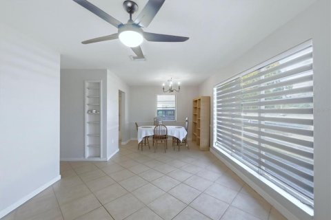 Casa en venta en Port Charlotte, Florida, 2 dormitorios, 83.33 m2 № 2201011 - foto 9