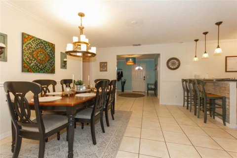 Villa ou maison à vendre à Thonotosassa, Floride: 5 chambres, 240.25 m2 № 2313476 - photo 5