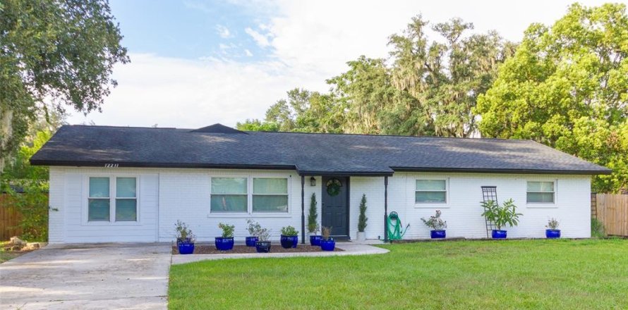Villa ou maison à Thonotosassa, Floride 5 chambres, 240.25 m2 № 2313476