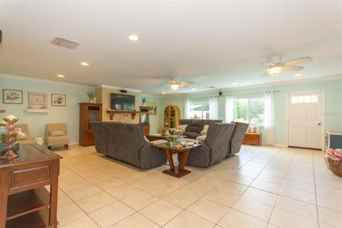 Villa ou maison à vendre à Thonotosassa, Floride: 5 chambres, 240.25 m2 № 2313476 - photo 10