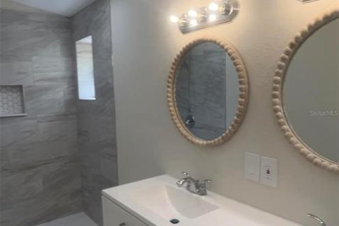 Villa ou maison à vendre à Tampa, Floride: 4 chambres, 111.2 m2 № 2407144 - photo 3