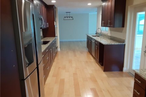 House in Beverly Hills, Florida 2 bedrooms, 157.19 sq.m. № 2347213 - photo 13