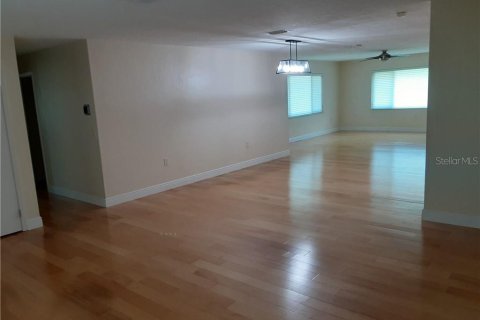 House in Beverly Hills, Florida 2 bedrooms, 157.19 sq.m. № 2347213 - photo 7