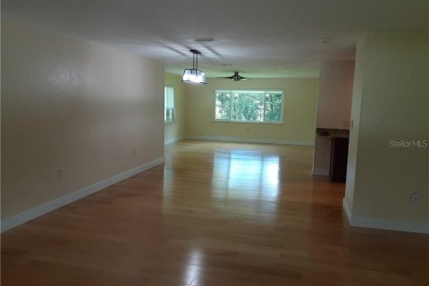 House in Beverly Hills, Florida 2 bedrooms, 157.19 sq.m. № 2347213 - photo 2