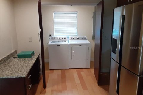 House in Beverly Hills, Florida 2 bedrooms, 157.19 sq.m. № 2347213 - photo 25