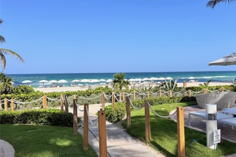 Condo in Sunny Isles Beach, Florida, 2 bedrooms  № 2088507 - photo 30