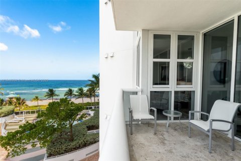 Condo in Sunny Isles Beach, Florida, 2 bedrooms  № 2088507 - photo 6
