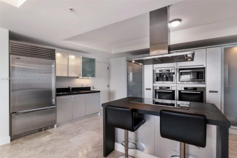 Condo in Sunny Isles Beach, Florida, 2 bedrooms  № 2088507 - photo 15