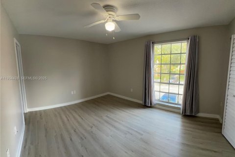 Снять в аренду квартиру в Майами-Лейкс, Флорида 2 спальни, 85.28м2, № 1992704 - фото 4