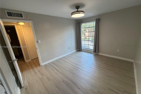 Снять в аренду квартиру в Майами-Лейкс, Флорида 2 спальни, 85.28м2, № 1992704 - фото 6