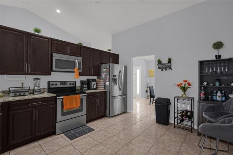 House in Orlando, Florida 4 bedrooms, 177.44 sq.m. № 2216154 - photo 12