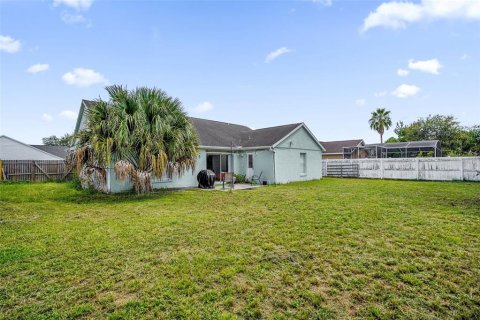House in Orlando, Florida 4 bedrooms, 177.44 sq.m. № 2216154 - photo 28