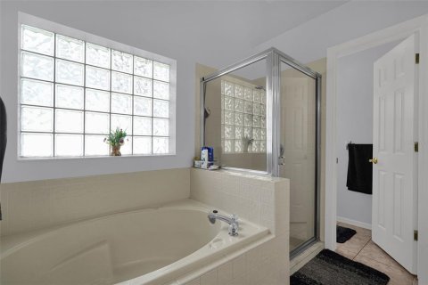 House in Orlando, Florida 4 bedrooms, 177.44 sq.m. № 2216154 - photo 24