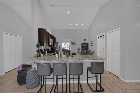 House in Orlando, Florida 4 bedrooms, 177.44 sq.m. № 2216154 - photo 10