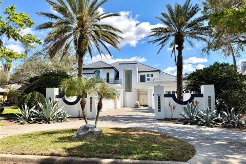 Casa en Orlando, Florida 5 dormitorios, 504.83 m2 № 2127927