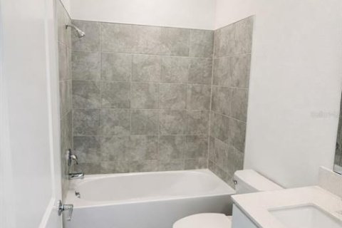 Casa en venta en Kissimmee, Florida, 4 dormitorios, 195.93 m2 № 2215738 - foto 5