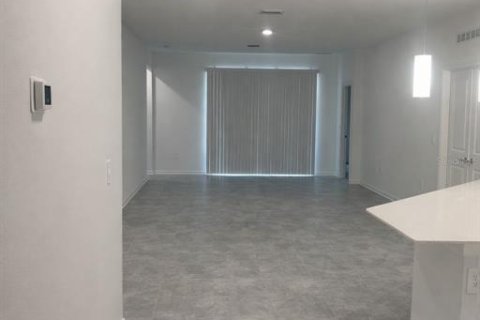 Casa en venta en Kissimmee, Florida, 4 dormitorios, 195.93 m2 № 2215738 - foto 2