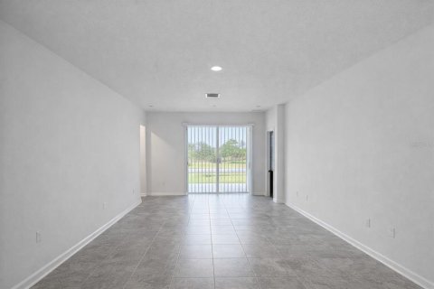 Casa en venta en Kissimmee, Florida, 4 dormitorios, 195.93 m2 № 2215738 - foto 4