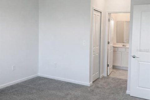 Casa en venta en Kissimmee, Florida, 4 dormitorios, 195.93 m2 № 2215738 - foto 6