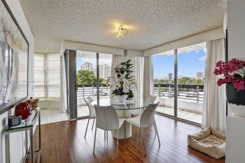 Copropriété à louer à Aventura, Floride: 2 chambres, 126.44 m2 № 1954488 - photo 5