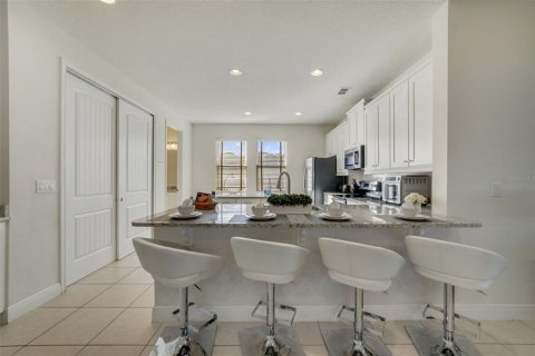 Villa ou maison à vendre à Kissimmee, Floride: 6 chambres, 308.16 m2 № 2135660 - photo 13