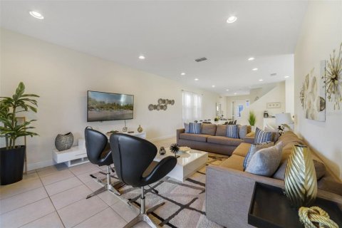 Villa ou maison à vendre à Kissimmee, Floride: 6 chambres, 308.16 m2 № 2135660 - photo 9