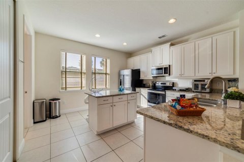 Villa ou maison à vendre à Kissimmee, Floride: 6 chambres, 308.16 m2 № 2135660 - photo 12
