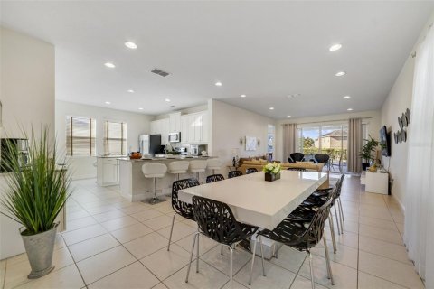 Villa ou maison à vendre à Kissimmee, Floride: 6 chambres, 308.16 m2 № 2135660 - photo 11